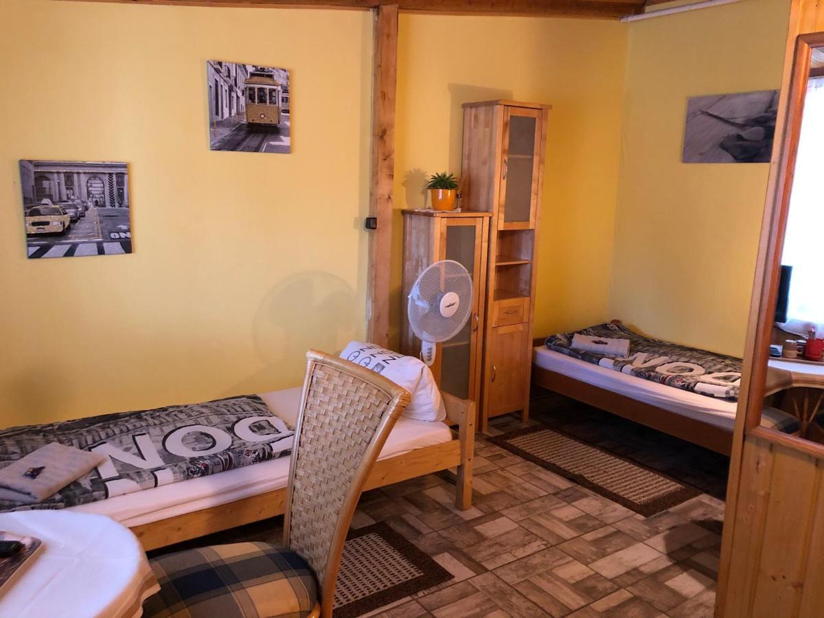 City Camping& Apartman &Bungalow Hotel Gyor Luaran gambar