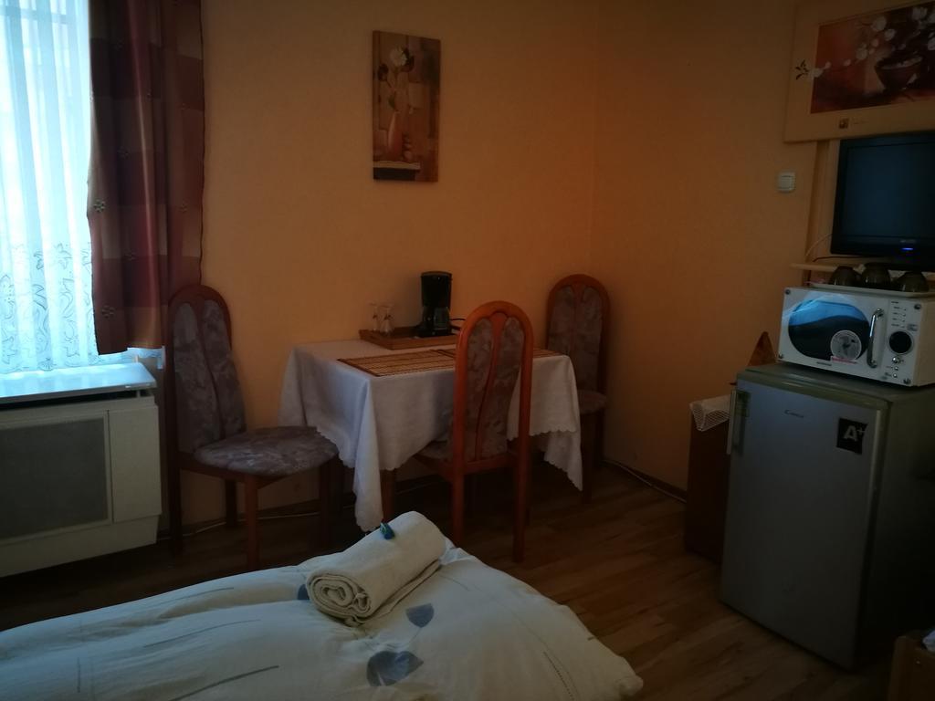 City Camping& Apartman &Bungalow Hotel Gyor Luaran gambar