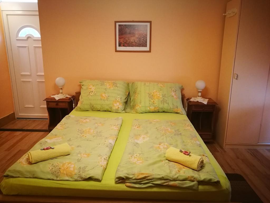 City Camping& Apartman &Bungalow Hotel Gyor Luaran gambar