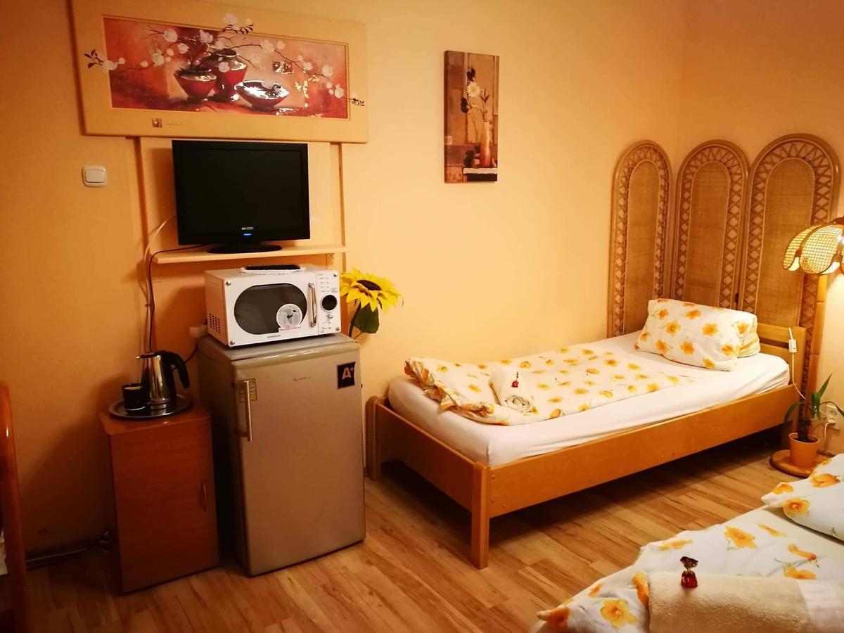 City Camping& Apartman &Bungalow Hotel Gyor Luaran gambar