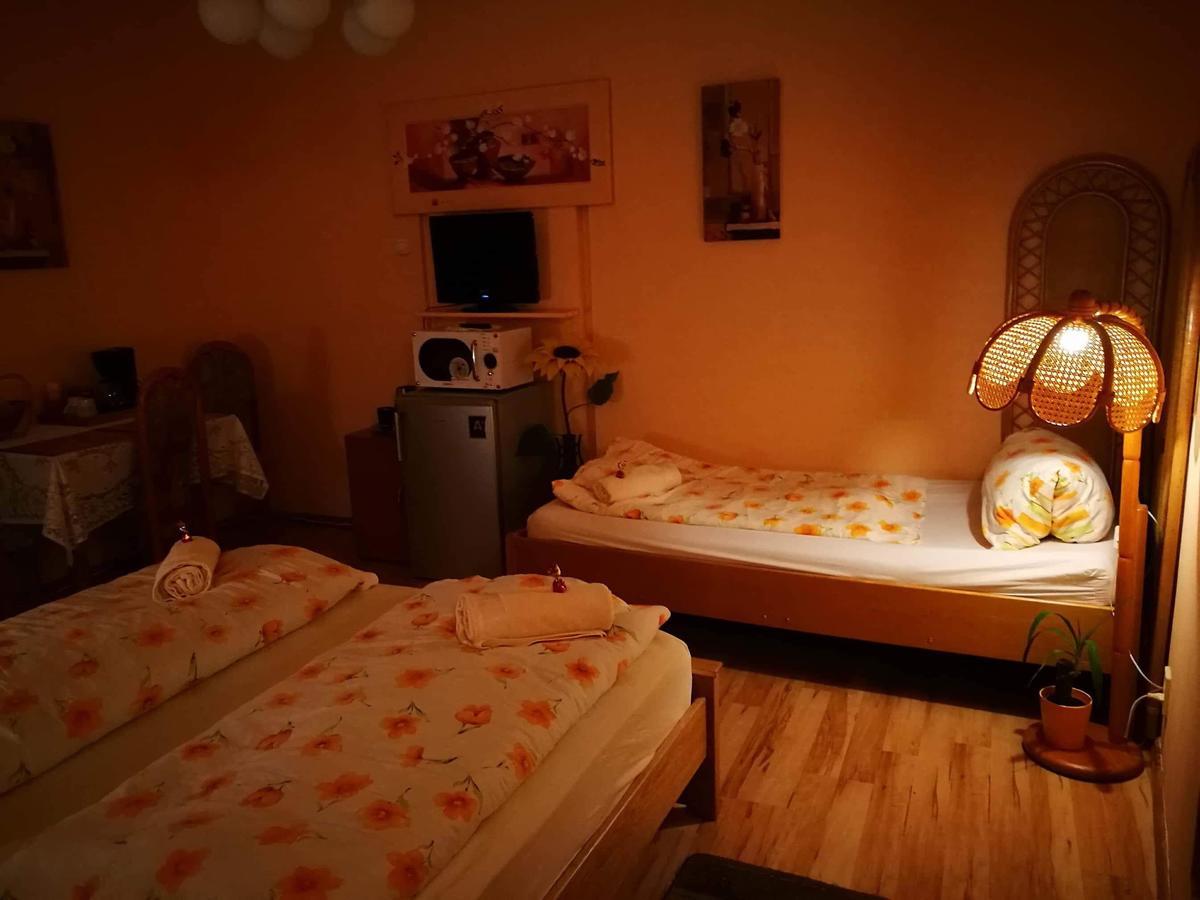 City Camping& Apartman &Bungalow Hotel Gyor Luaran gambar